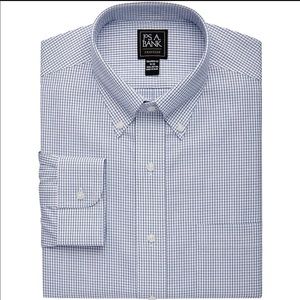 Jos. A. Bank traveler button up slim fit shirt.